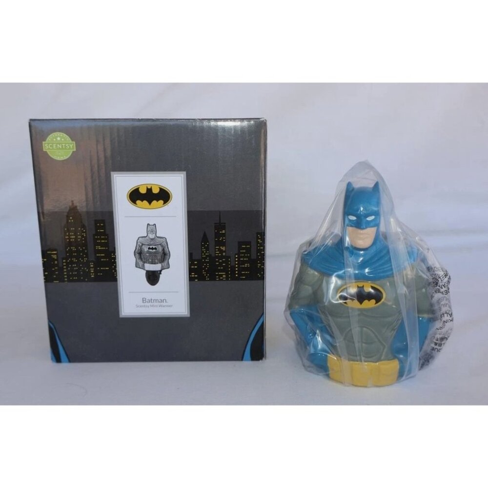 New Scentsy Vintage style Blue  Batman Mini Warmer Plug In Base DC Comics Box - Picture 2 of 7